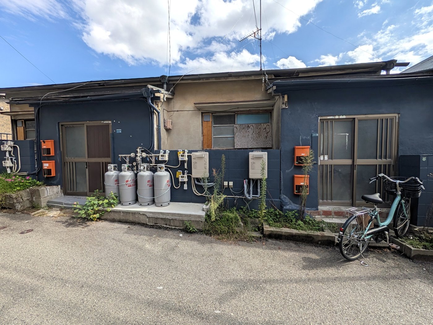 山陽電鉄本線 板宿駅 徒歩20分 2階建 築64年の玄関写真