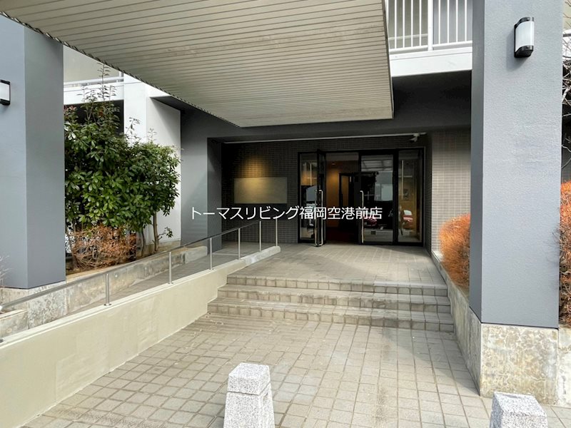 西鉄貝塚線 貝塚駅 徒歩6分 9階建 築31年の外観写真