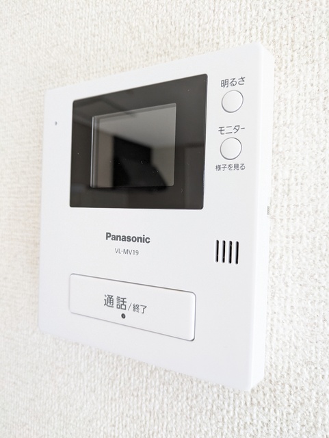 セキュリティ　★★モニター付きインターホンで室内にいながら来客対応が出来ま