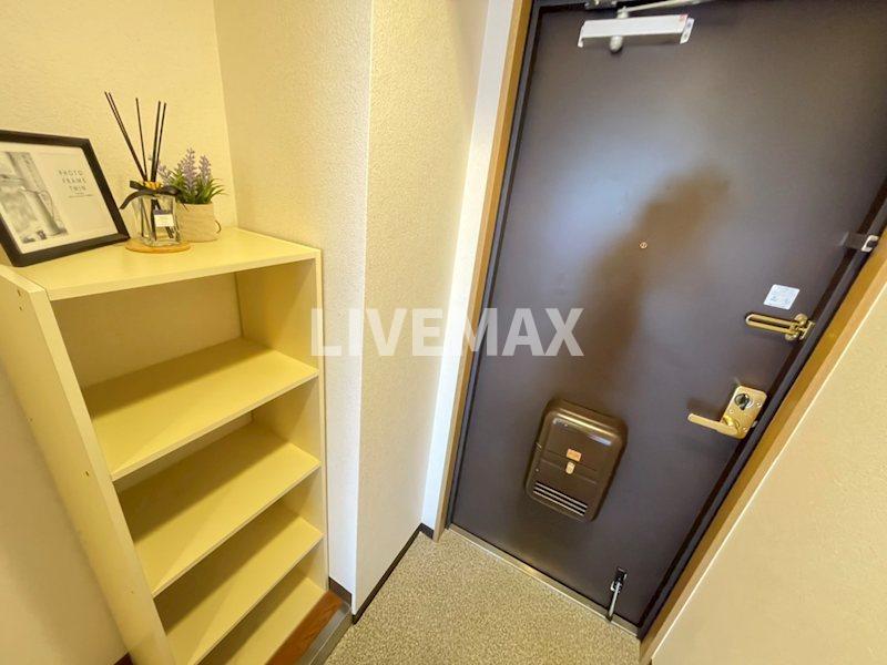 玄関　※別部屋のお写真になります