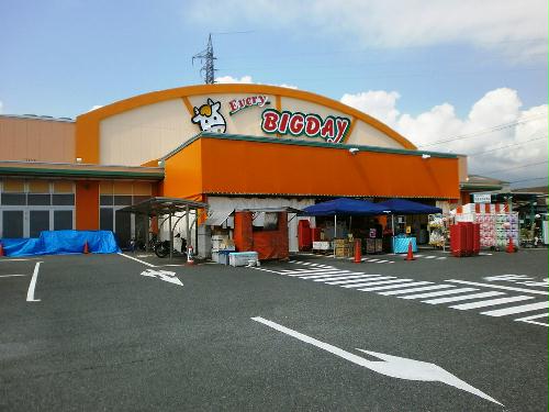 その他　スーパー　徒歩12分（約1ｋｍ）