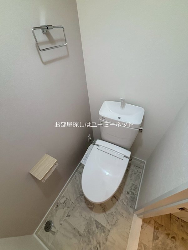 トイレ　※掲載写真は当社施工例・イメージです。現況優先、仕様等は変更