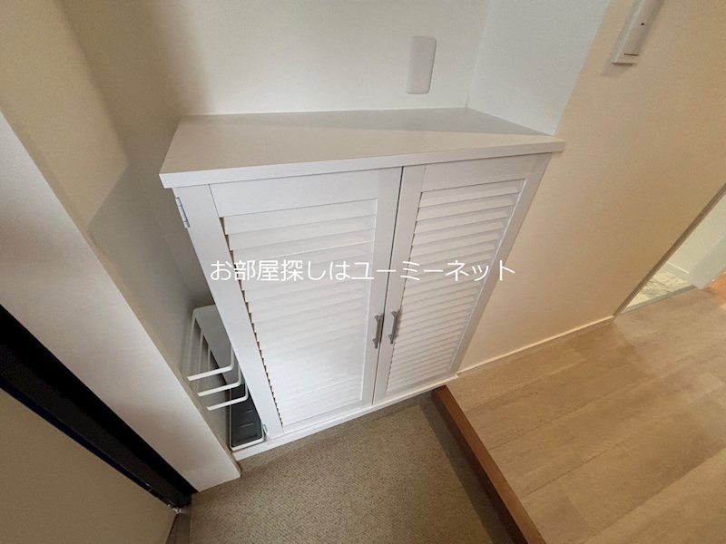 玄関　※掲載写真は当社施工例・イメージです。現況優先、仕様等は変更