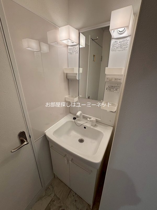 洗面設備　※掲載写真は当社施工例・イメージです。現況優先、仕様等は変更