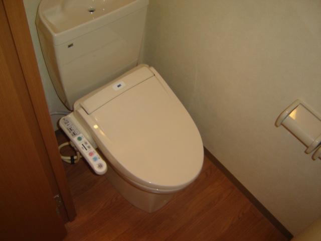 トイレ　温水洗浄便座