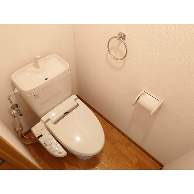 エクセレント高平のトイレ写真