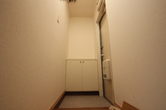玄関　※別部屋の写真です