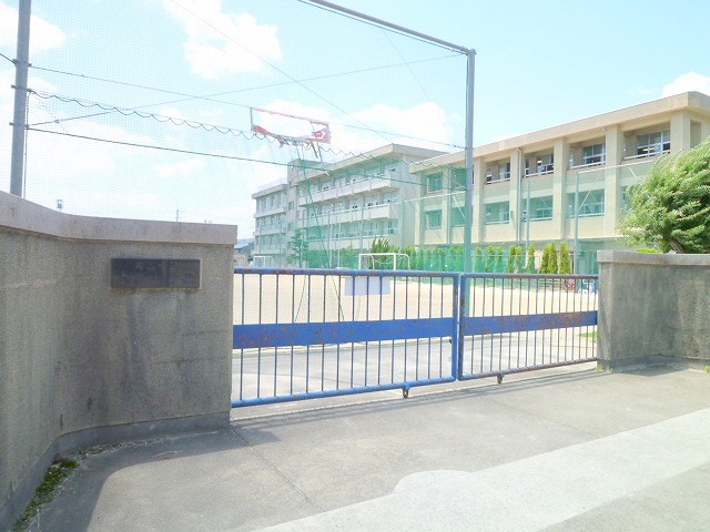 小学校　岡山市立吉備小学校（小学校）まで1679m