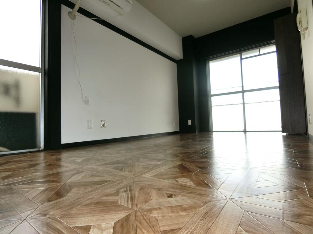 その他部屋・スペース　エアコン・照明を完備で２面採光の明るいお部屋です☆
