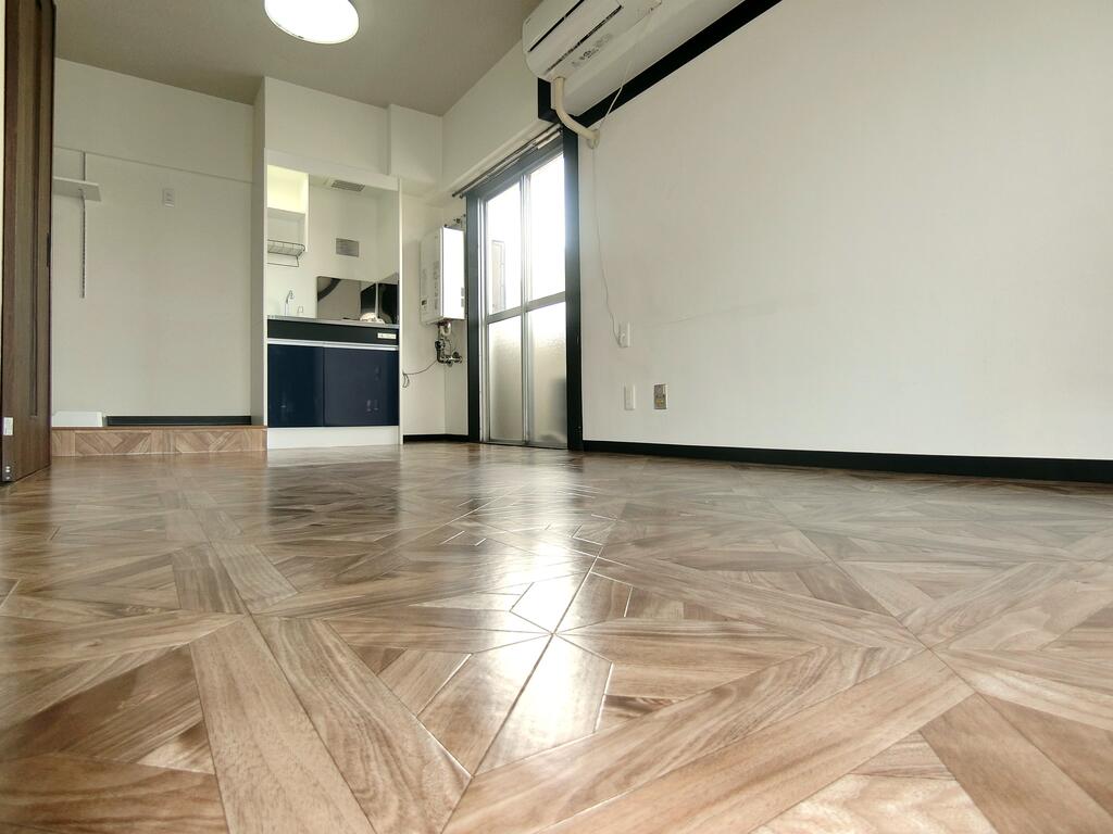 その他設備　エアコン・照明を完備で２面採光の明るいお部屋です☆