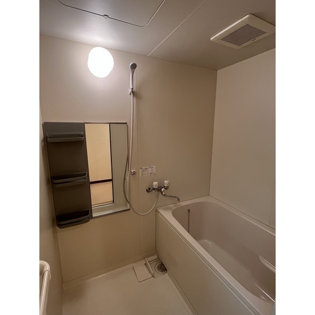 バス・シャワールーム　別部屋のお写真です。