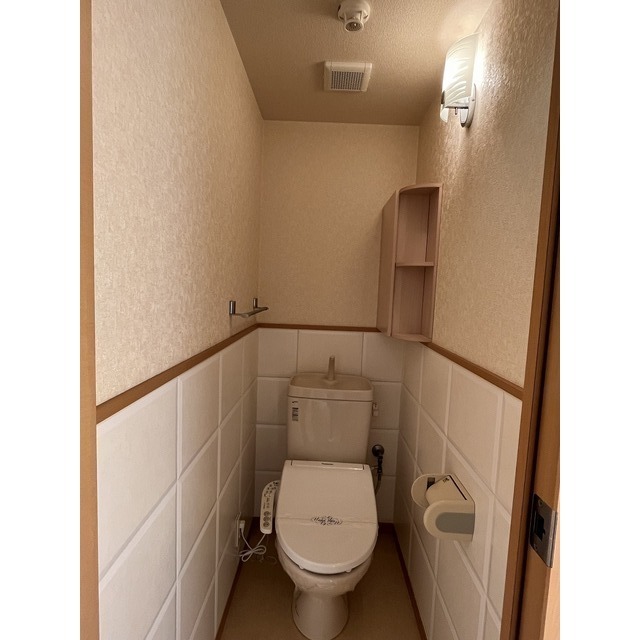 トイレ　別部屋のお写真です。