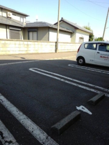 駐車場　駐車場に車を止められます