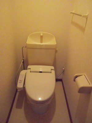 トイレ　清潔感のあるトイレです
