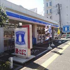 コンビニ　ローソン板橋高島通り店（コンビニ）まで210m