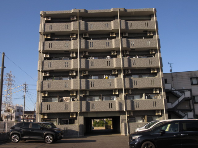 建物外観　6階建て鉄筋コンクリート造オートロックマンション