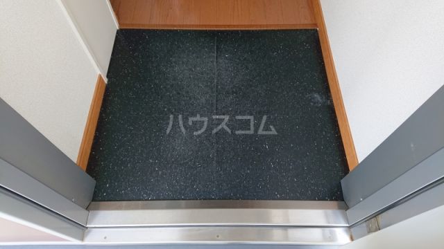 【静岡市葵区南沼上のアパートの玄関】