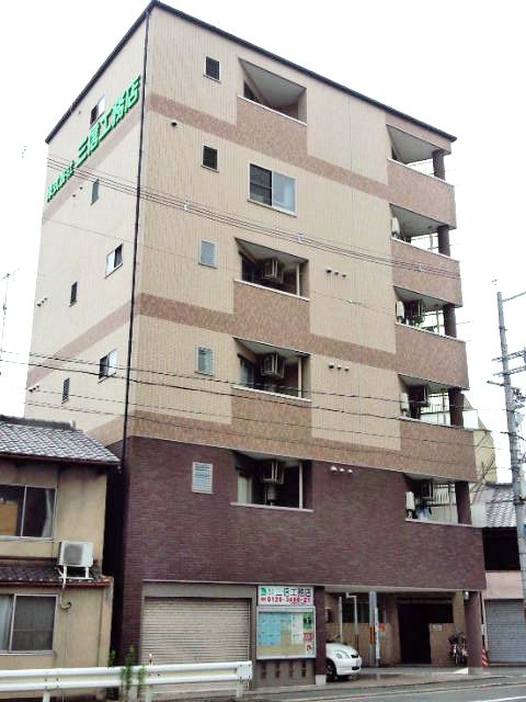 京都市上京区南伊勢屋町のマンションの建物外観