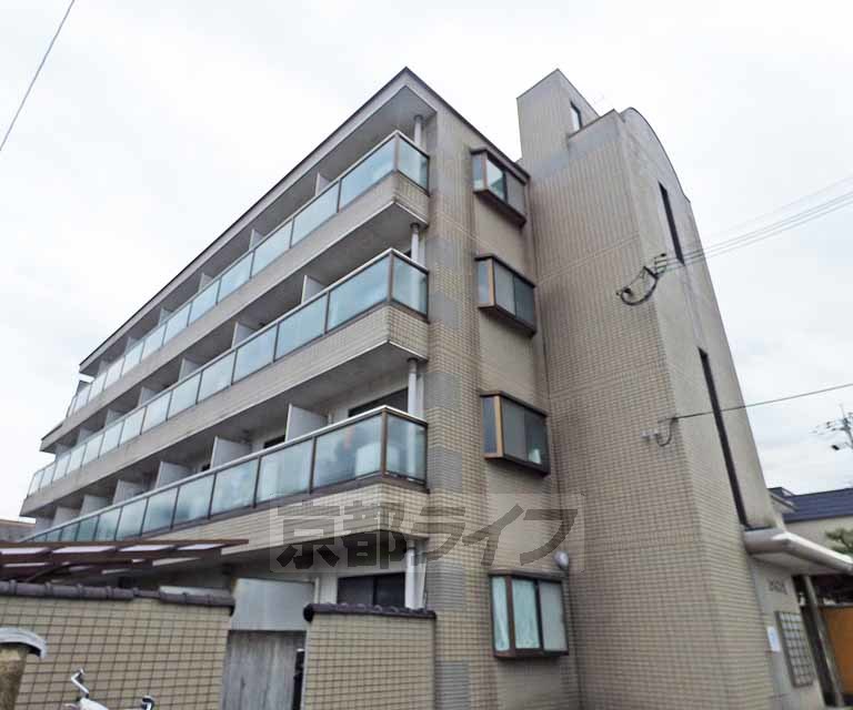 京都市北区大宮田尻町のマンションの建物外観