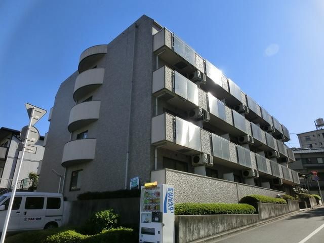 【千葉市稲毛区園生町のマンションの建物外観】