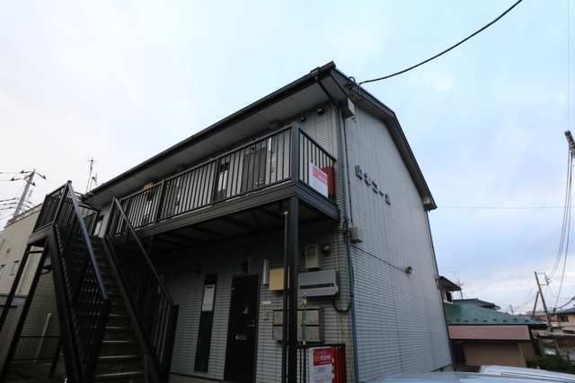 山本コーポの建物外観