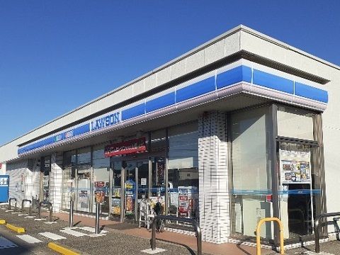 【富山市窪本町のアパートのコンビニ】