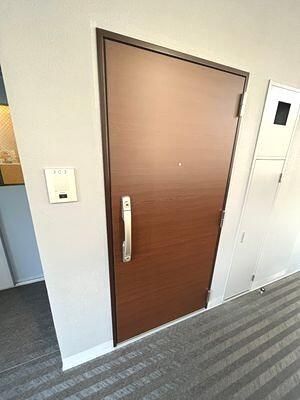 【豊島区南大塚のマンションの玄関】