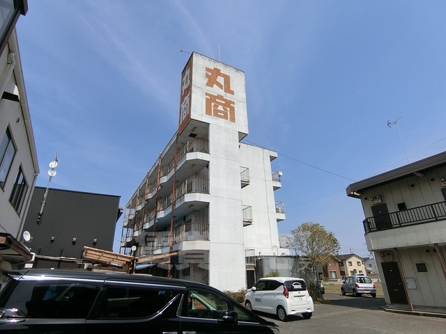 大津市本堅田のマンションの建物外観