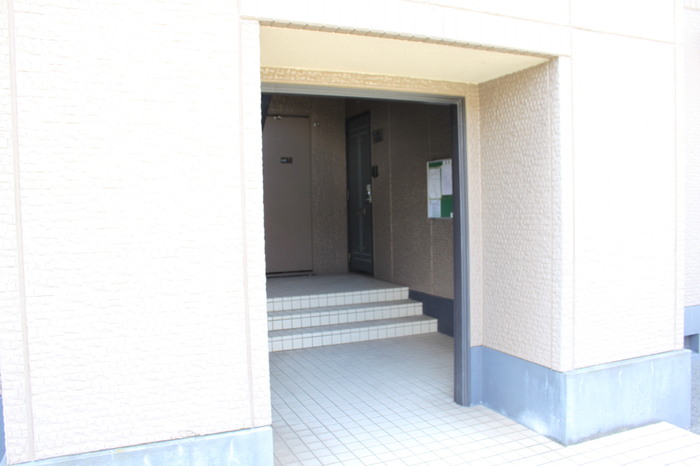 【カトルセゾンのエントランス】