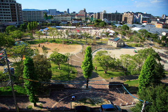 【福岡市早良区南庄のアパートの公園】