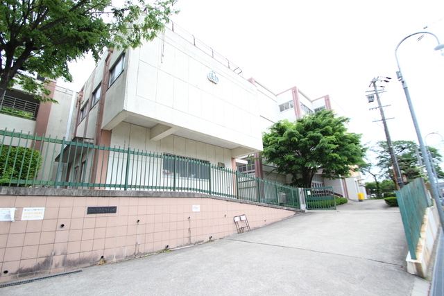 【Ｒｅｓｉｄｅｎｃｅ　ｄ’　東山の小学校】