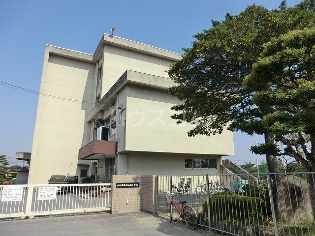 【知立市谷田町本林のアパートの小学校】