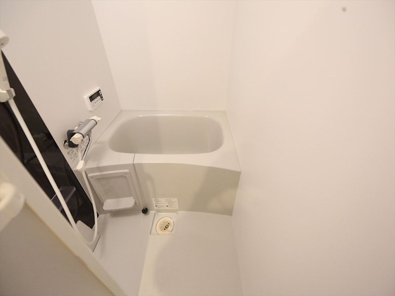 バス・シャワールーム　浴室暖房乾燥機付　追い焚き・オートバス機能付お風呂