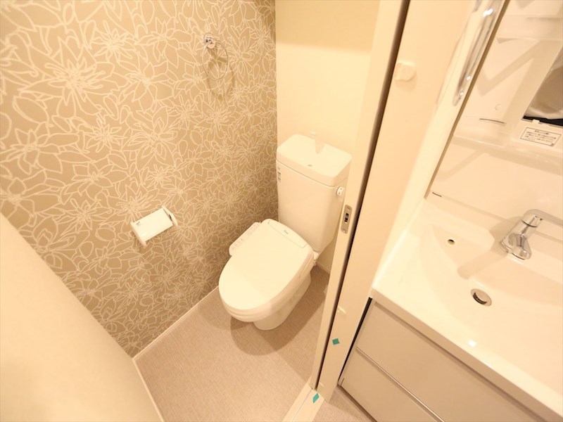 トイレ　温水洗浄暖房便座付トイレ