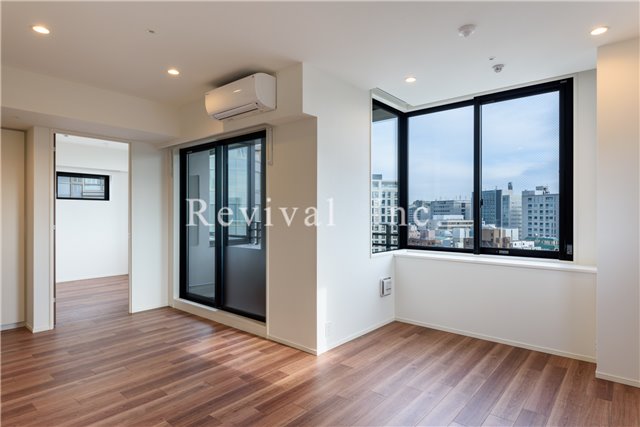 居室・リビング　13帖以上の開放感あるリビングでございます