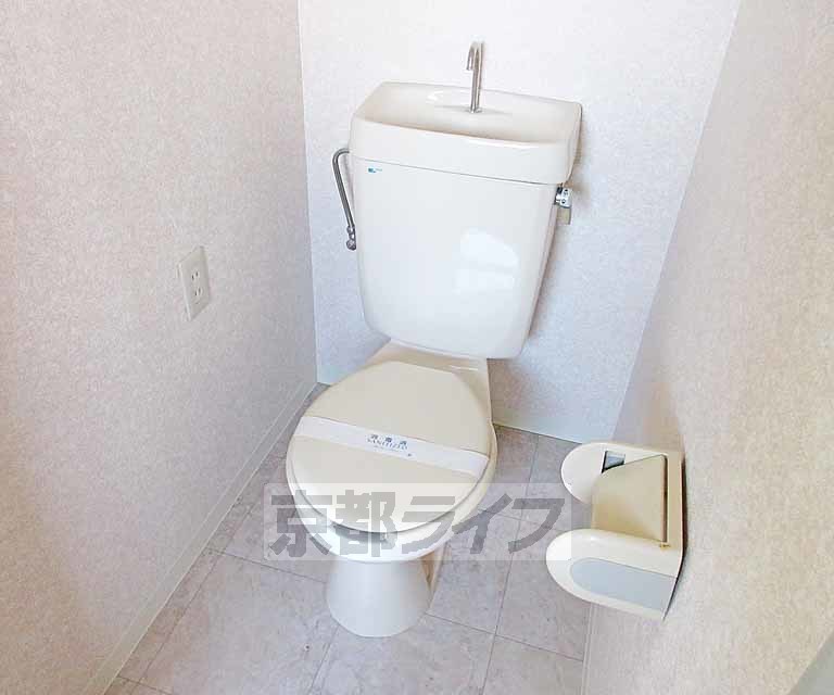 トイレ　床がお洒落です・