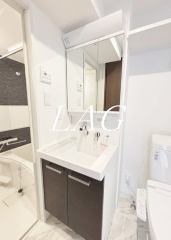 洗面設備　独立洗面台です。