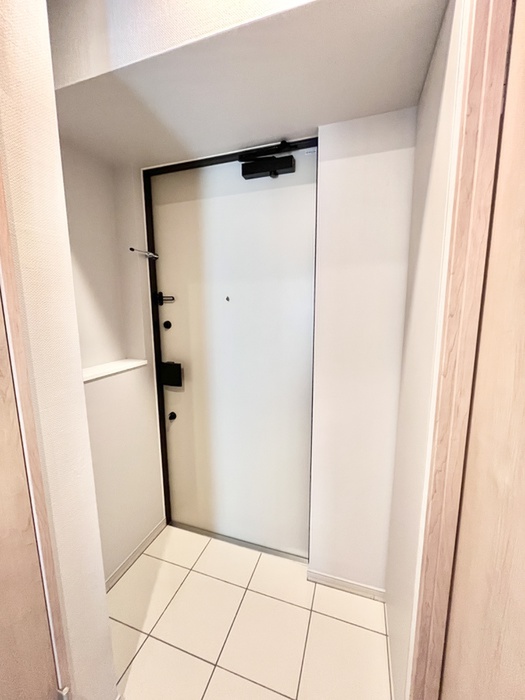 玄関　※別部屋の参考写真です。