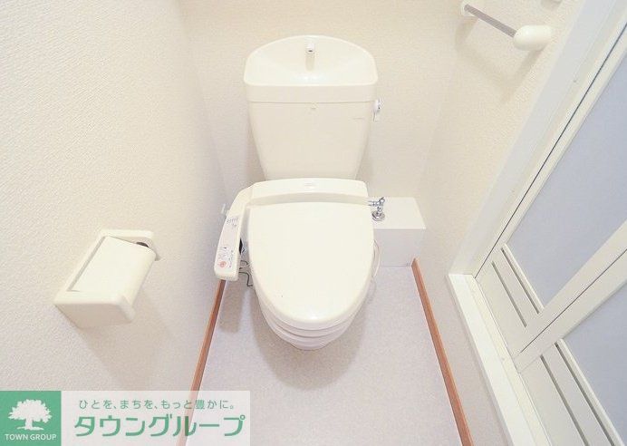トイレ　圧迫感のないトイレスペース