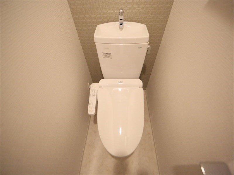 トイレ　温水洗浄暖房便座付トイレ