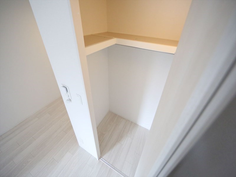 収納　ウォークインクローゼット（収納充実してます）