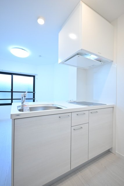 キッチン　コンパクトなキッチンで掃除もラクラク