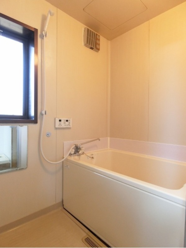 バス・シャワールーム　図面と現状に相違がある場合には現状を優先