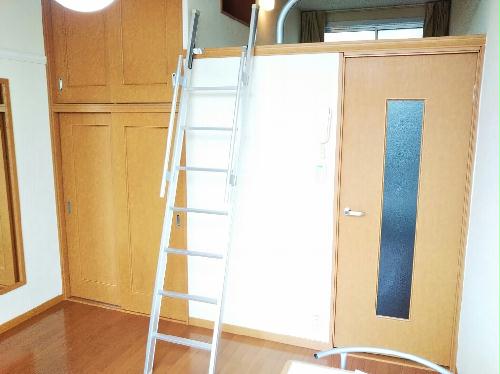 居室・リビング　同タイプの写真です。仕様が異なる場合があります。