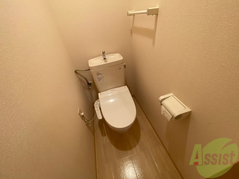 トイレ　こちらはトイレです。清潔感があり、安心して使用できます。