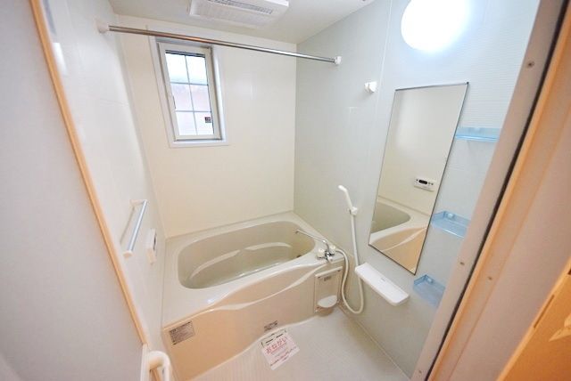 バス・シャワールーム　★窓がございますよ★