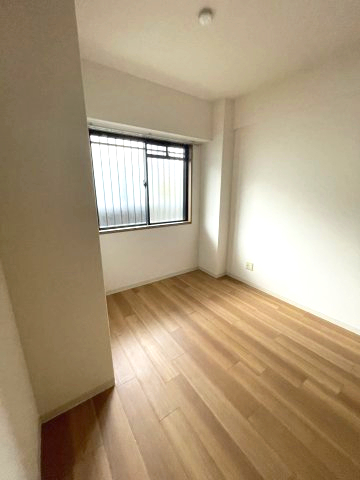 居室・リビング　イメージとして同建物他部屋を表示しています