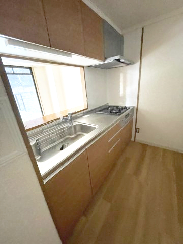 キッチン　イメージとして同建物他部屋を表示しています