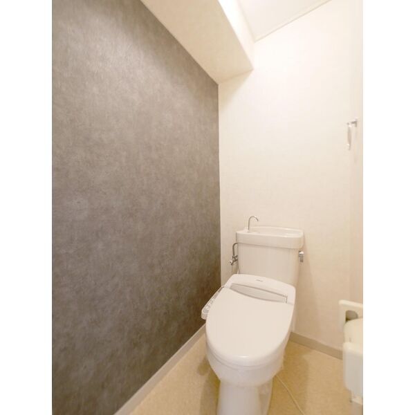 トイレ　室内写真は別部屋の写真です。