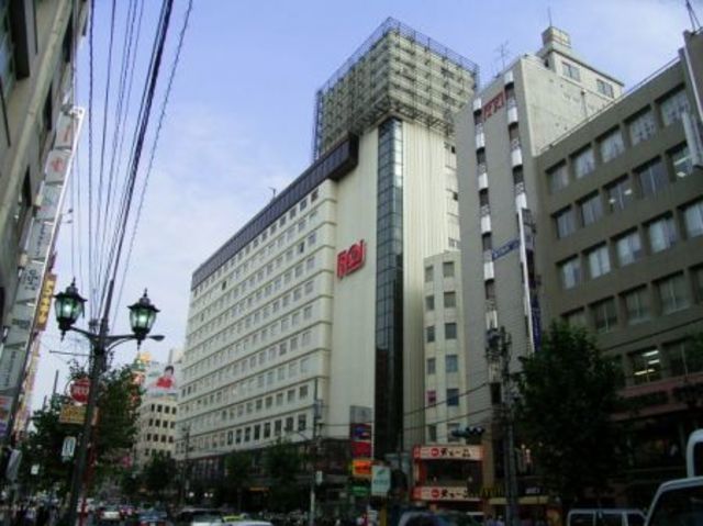 ショッピングセンター　ロア六本木（ショッピングセンター）まで765m